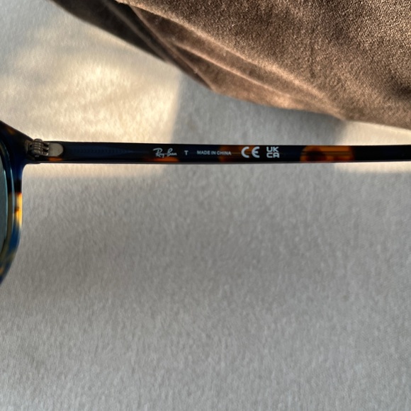 Ray-Ban Tortoise Shell Sunglasses - Picture 7 of 9